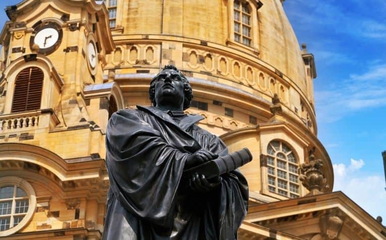 Martin Luther statue