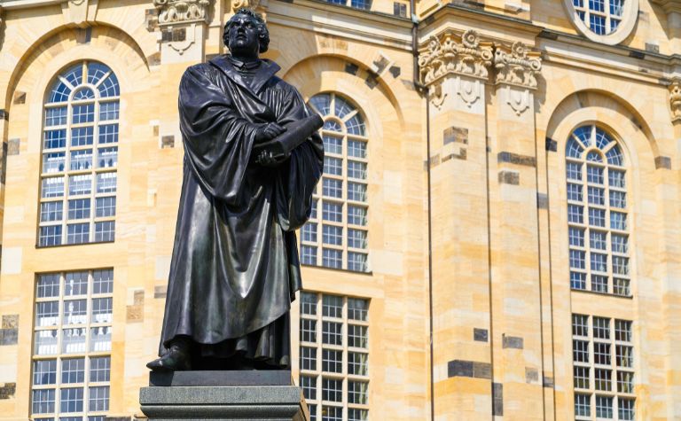 Martin Luther statue