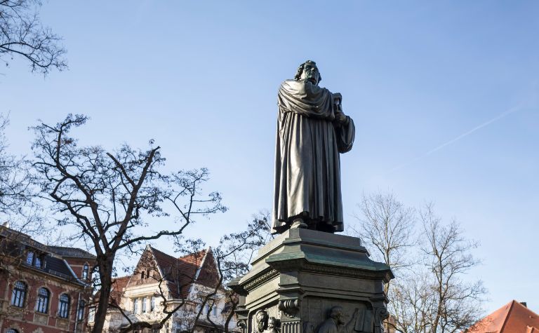 Martin Luther statue