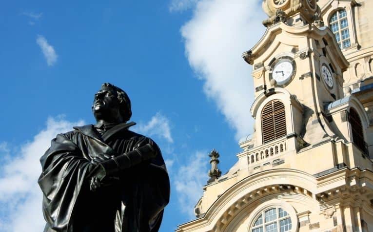 Martin Luther statue