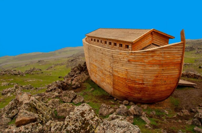 how big was Noah's ark